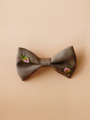 Spinka do włosów z kokardą z tencelu w kolorze khaki