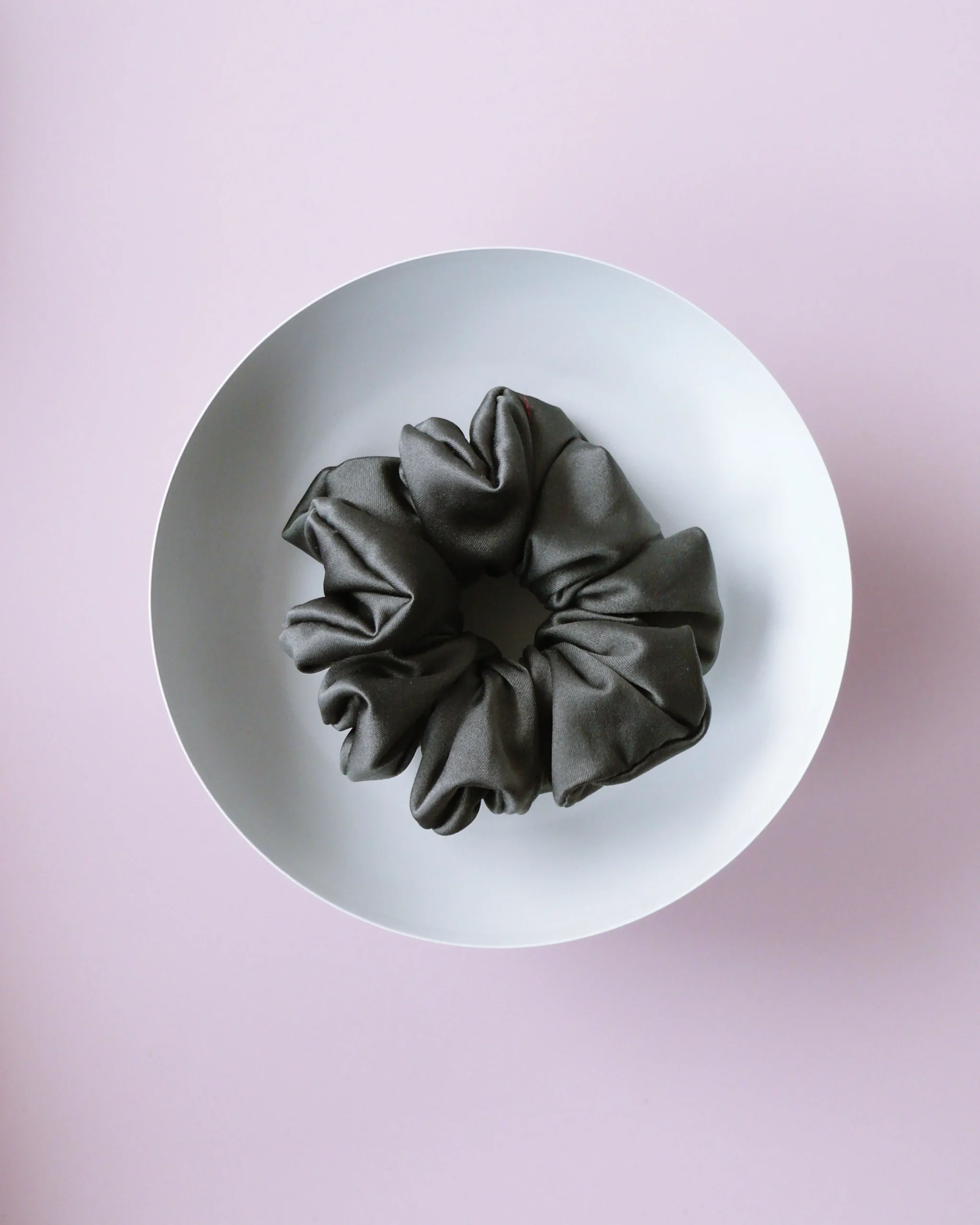 scrunchie z satyny ciemna zieleń