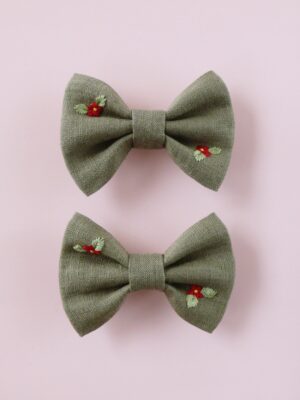 haftowane kokardki do włosów z lnu