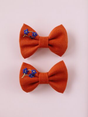 haftowane kokardy do włosów